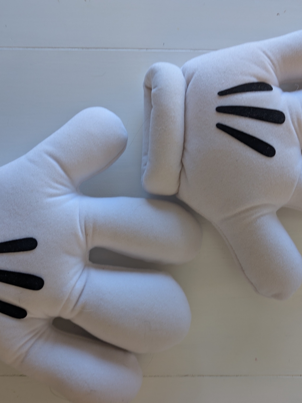 Plush Cartoon Glove Kids Pillow - White